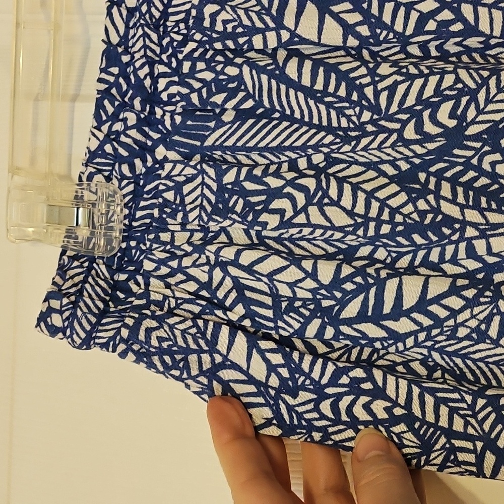 Flowy Wide-legged Patterned Pants - Picture 4 of 12